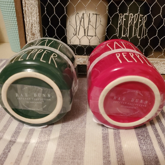 Rae dunn red & green salt and pepper stackers - Picture 3 of 5